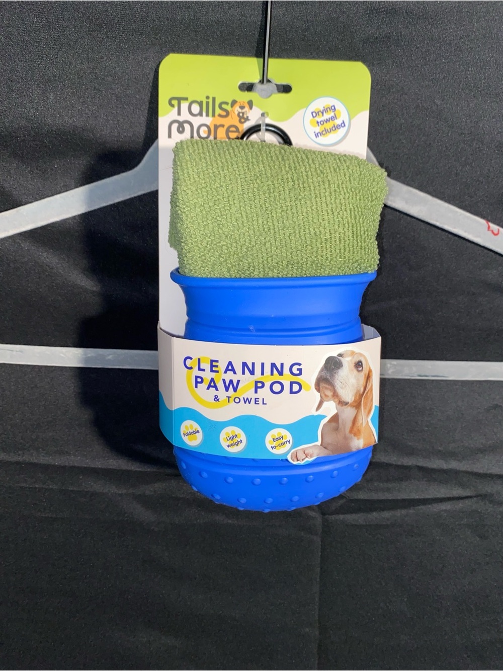 Tail Blue Cleaning Paw Pod with Green Towel